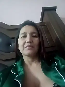 Bigtitsass81 online show from October 2025 07:02:01 PM