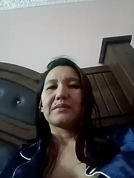 Bigtitsass81 online show from November 2025 12:31:01 PM