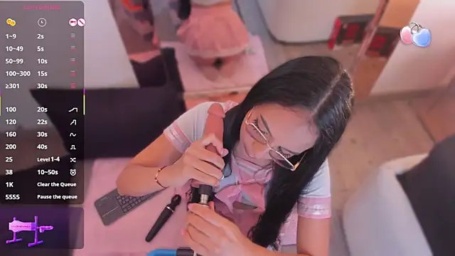 michelle cutee  online show from November 2025 08:02:01 PM