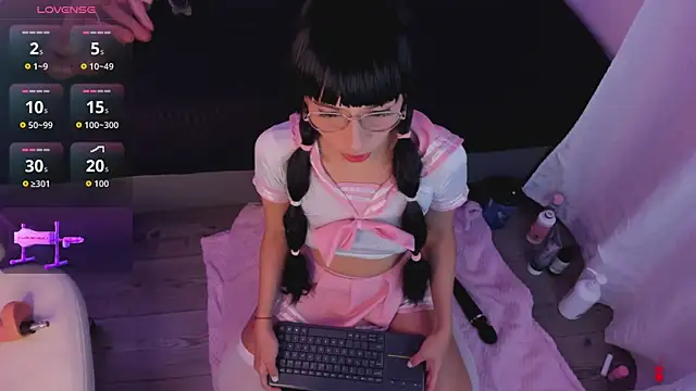 michelle cutee  online show from October 2025 07:57:02 PM