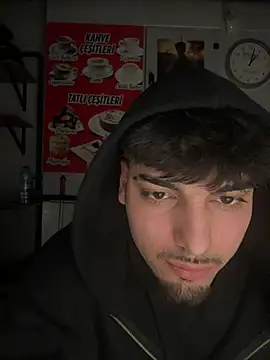 emir343475 online show from April 2026 10:05:02 PM