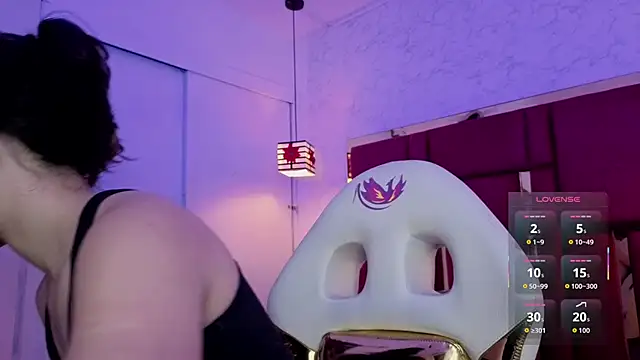 Snapshot of moon_winy chatting on February 2026 11:32:01 AM moon winy online show from February 2026 11:32:01 AM