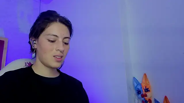 Snapshot of moon_winy chatting on February 2026 11:39:02 AM moon winy online show from February 2026 11:39:02 AM