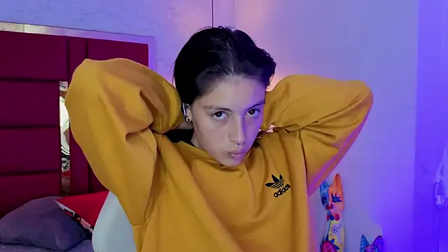 moon winy online show from April 2026 11:38:02 AM