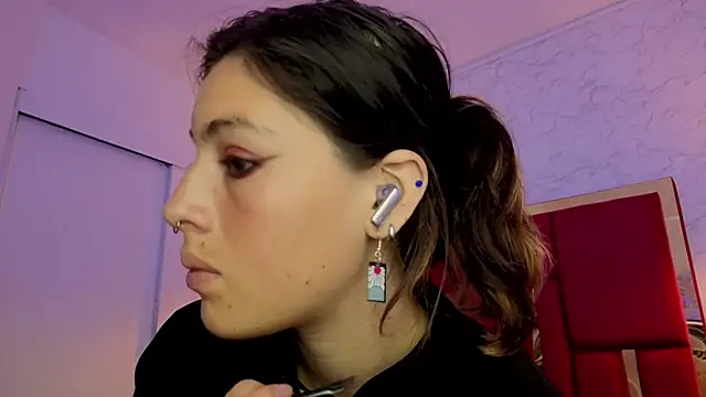 moon winy online show from February 2026 02:44:02 AM