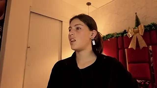 Snapshot of moon_winy chatting on January 2026 11:26:01 AM moon winy online show from January 2026 11:26:01 AM