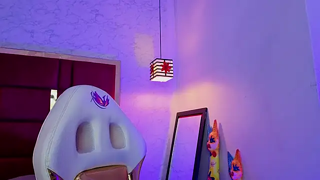 moon winy online show from March 2026 11:33:02 AM