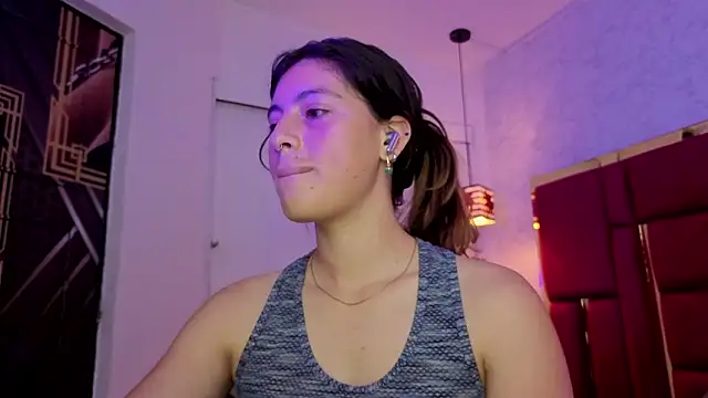 Snapshot of moon_winy chatting on February 2026 11:20:01 AM moon winy online show from February 2026 11:20:01 AM