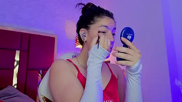 moon winy online show from March 2026 11:43:01 AM