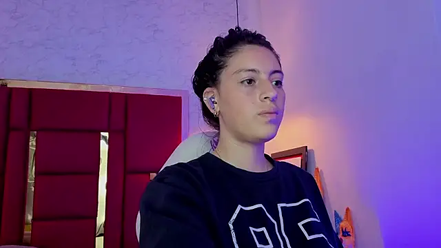 moon winy online show from March 2026 11:48:02 AM