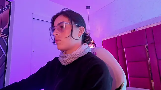 Snapshot of moon_winy chatting on July 2026 11:50:01 AM moon winy online show from July 2026 11:50:01 AM