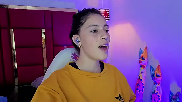 moon winy online show from April 2026 12:12:02 PM