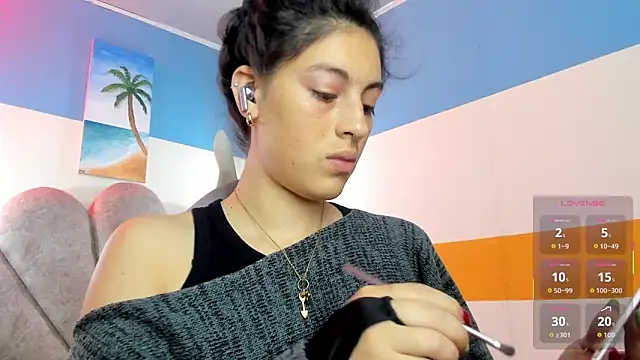 moon winy online show from October 2025 11:42:02 AM