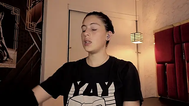 moon winy online show from November 2025 11:54:01 AM