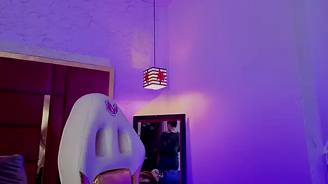 moon winy online show from April 2026 11:35:01 AM