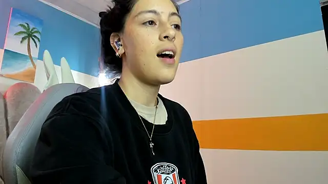 moon winy online show from November 2025 12:21:02 PM