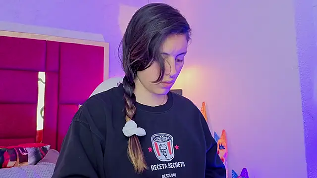 moon winy online show from March 2026 11:58:02 AM