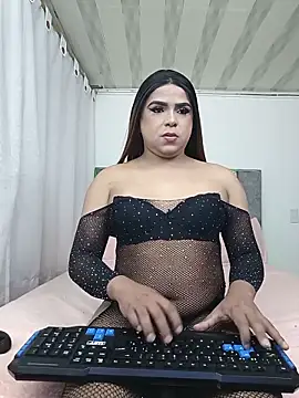 IvettePetit online show from May 2026 11:02:02 PM