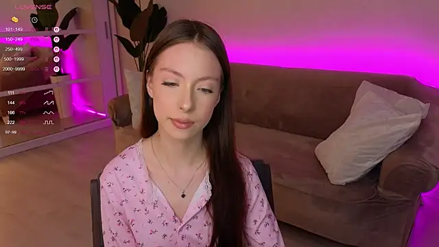 Yasmin Kass online show from November 2025 06:24:02 AM