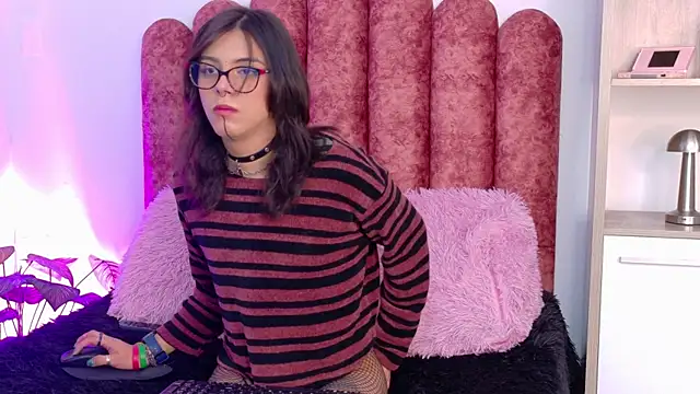 Lullaby Charade online show from November 2025 01:00:02 PM