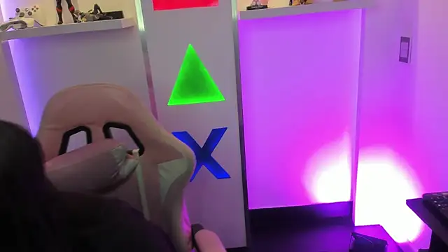 Lullaby Charade online show from November 2025 11:47:02 AM