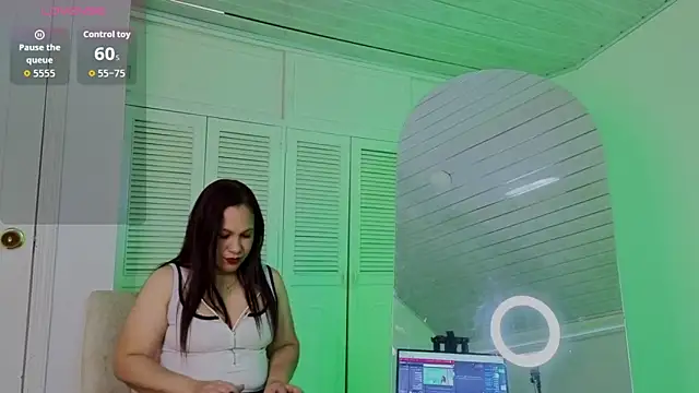 Snapshot of RubieBlaze chatting on December 2025 08:30:01 PM RubieBlaze online show from December 2025 08:30:01 PM