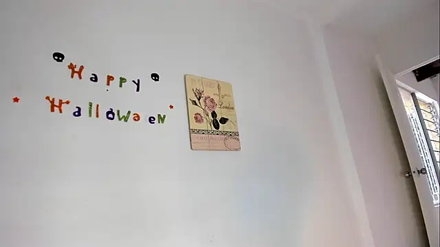 Snapshot of Alanna_miaw chatting on November 2025 06:01:02 PM Alanna miaw online show from November 2025 06:01:02 PM