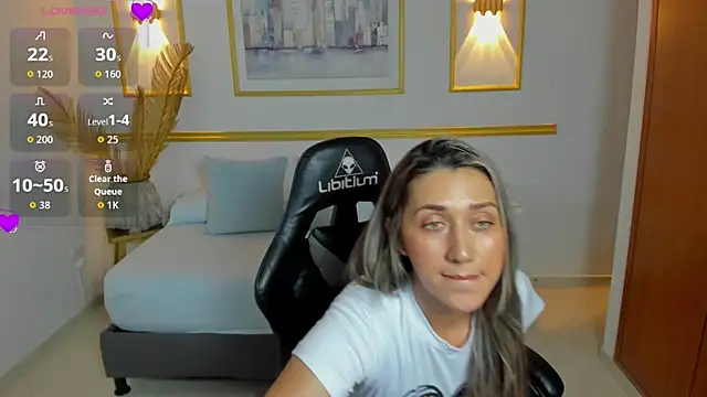 karlyy  online show from November 2025 07:25:01 PM