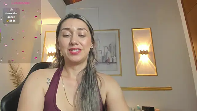 karlyy  online show from December 2025 07:15:02 PM