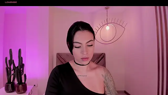 ChristineFord  online show from November 2025 12:20:02 PM