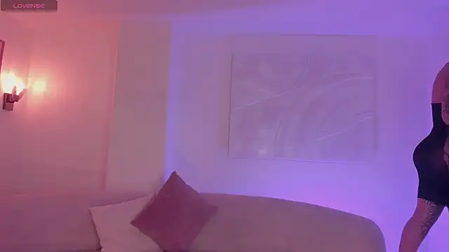 ChristineFord  online show from October 2025 12:46:01 PM