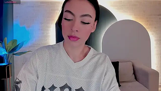 ChristineFord  online show from October 2025 12:47:02 PM