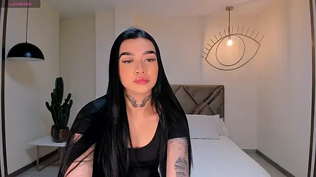 Snapshot of MeganCross1 chatting on November 2025 11:31:02 PM MeganCross1 online show from November 2025 11:31:02 PM