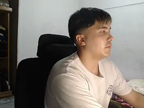 Snapshot of CuteAlexBoy chatting on February 2026 09:48:02 PM CuteAlexBoy online show from February 2026 09:48:02 PM