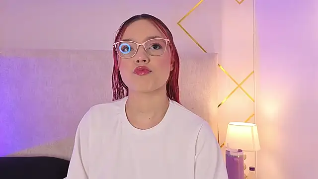 Martinaa Garcia online show from May 2026 07:58:01 PM