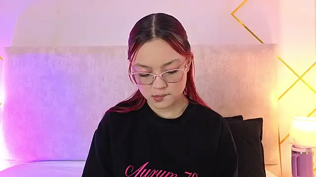 Martinaa Garcia online show from May 2026 07:45:02 PM