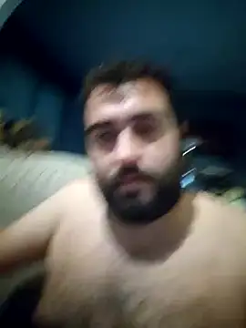 Snapshot of GluingPerson chatting on October 2025 01:15:02 AM GluingPerson online show from October 2025 01:15:02 AM