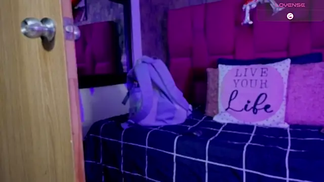 camila  bouzas online show from February 2026 12:02:02 PM