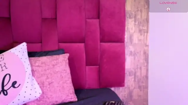 camila  bouzas online show from February 2026 11:54:01 AM