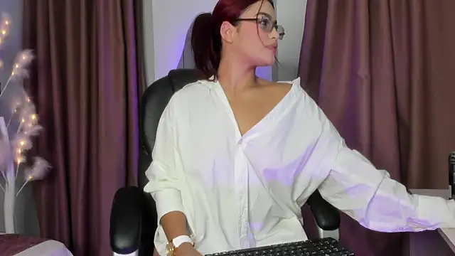 camila  bouzas online show from March 2026 11:33:02 AM