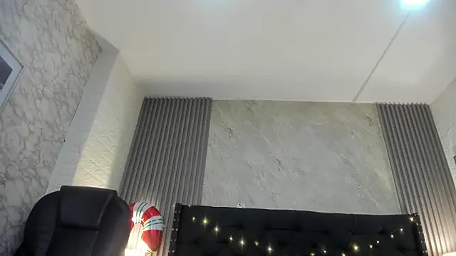 camila  bouzas online show from December 2025 07:51:02 PM