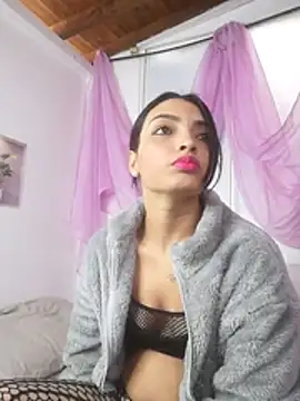 nicole-roman online show from March 2026 01:15:01 PM