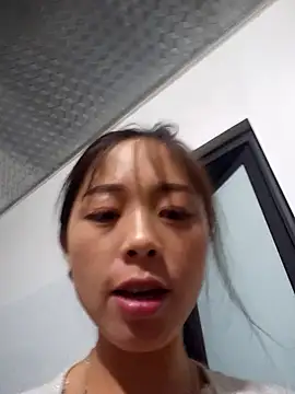 Snapshot of mochi_suka chatting on October 2025 12:19:01 PM mochi suka online show from October 2025 12:19:01 PM