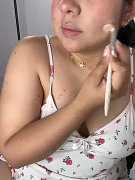Snapshot of _Bella_7 chatting on July 2026 02:53:02 AM Bella 7 online show from July 2026 02:53:02 AM