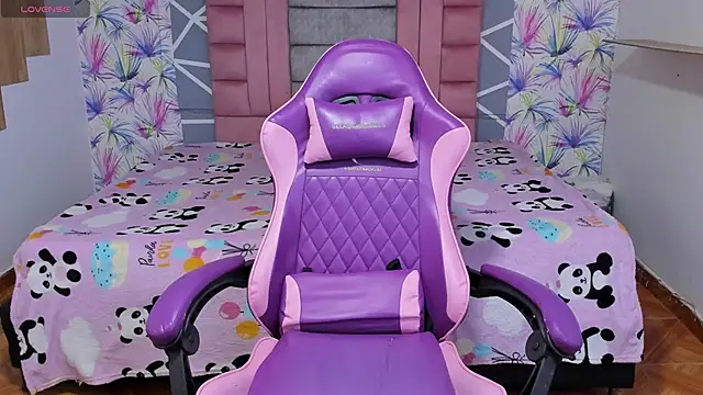 AdelaidaManson18 online show from December 2025 03:12:02 AM