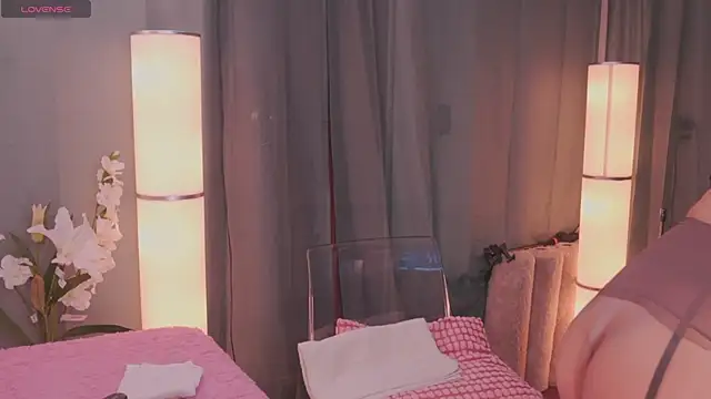 ElodieRousse  online show from November 2025 06:45:01 PM