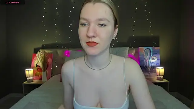 LinaRayy online show from November 2025 09:13:01 AM