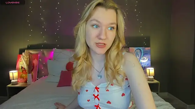 LinaRayy online show from November 2025 09:24:01 AM