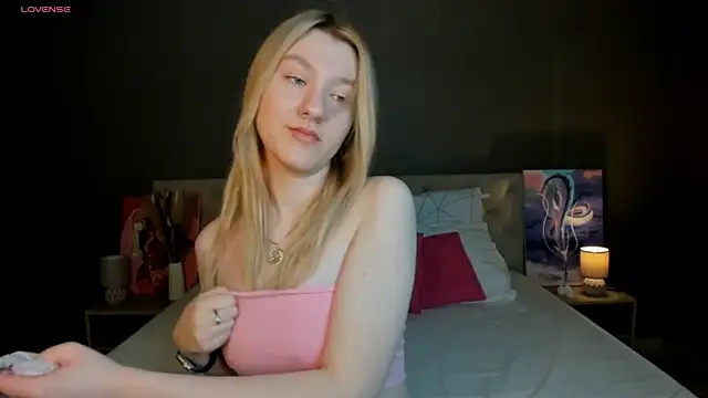 LinaRayy online show from October 2025 09:33:01 AM