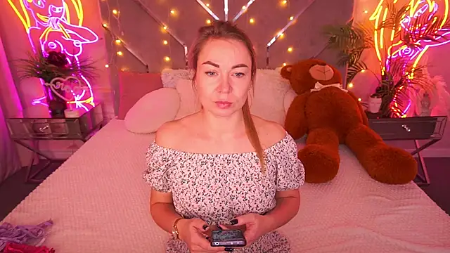 VixenMuse online show from February 2026 09:01:02 PM